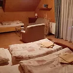 Pri Studničke Omastiná Hotel 2*